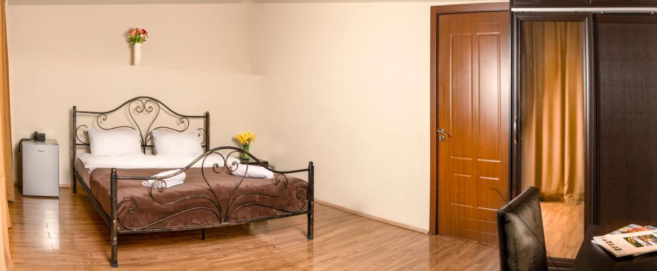 Hotel Vaki Τυφλίδα Εξωτερικό φωτογραφία