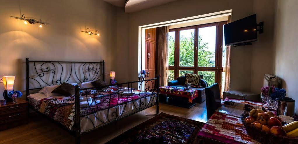 Hotel Vaki Τυφλίδα Εξωτερικό φωτογραφία